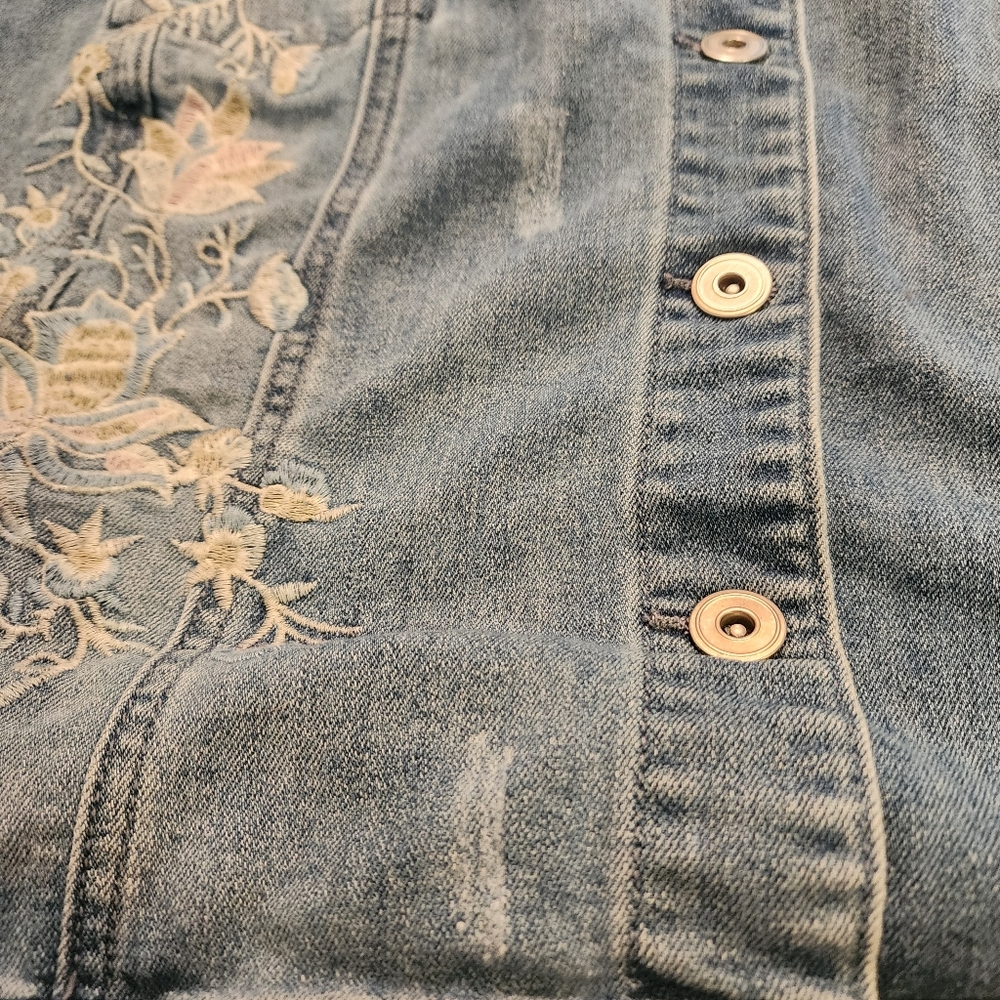 WOMEN'S PLUS SIZE 26/28W - EST.1946 - DISTRESSED DENIM JACKET - Picture 10 of 16